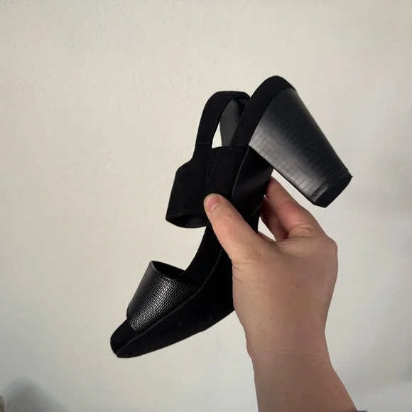 Giani Bernini Aikko Black Platform Chunky Buckle Heel 9M Modern Chic Like New - Picture 5 of 14